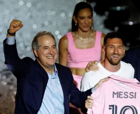 Ông chủ Inter Miami ngỏ ý đấu Barcelona để Messi có trận tri ân