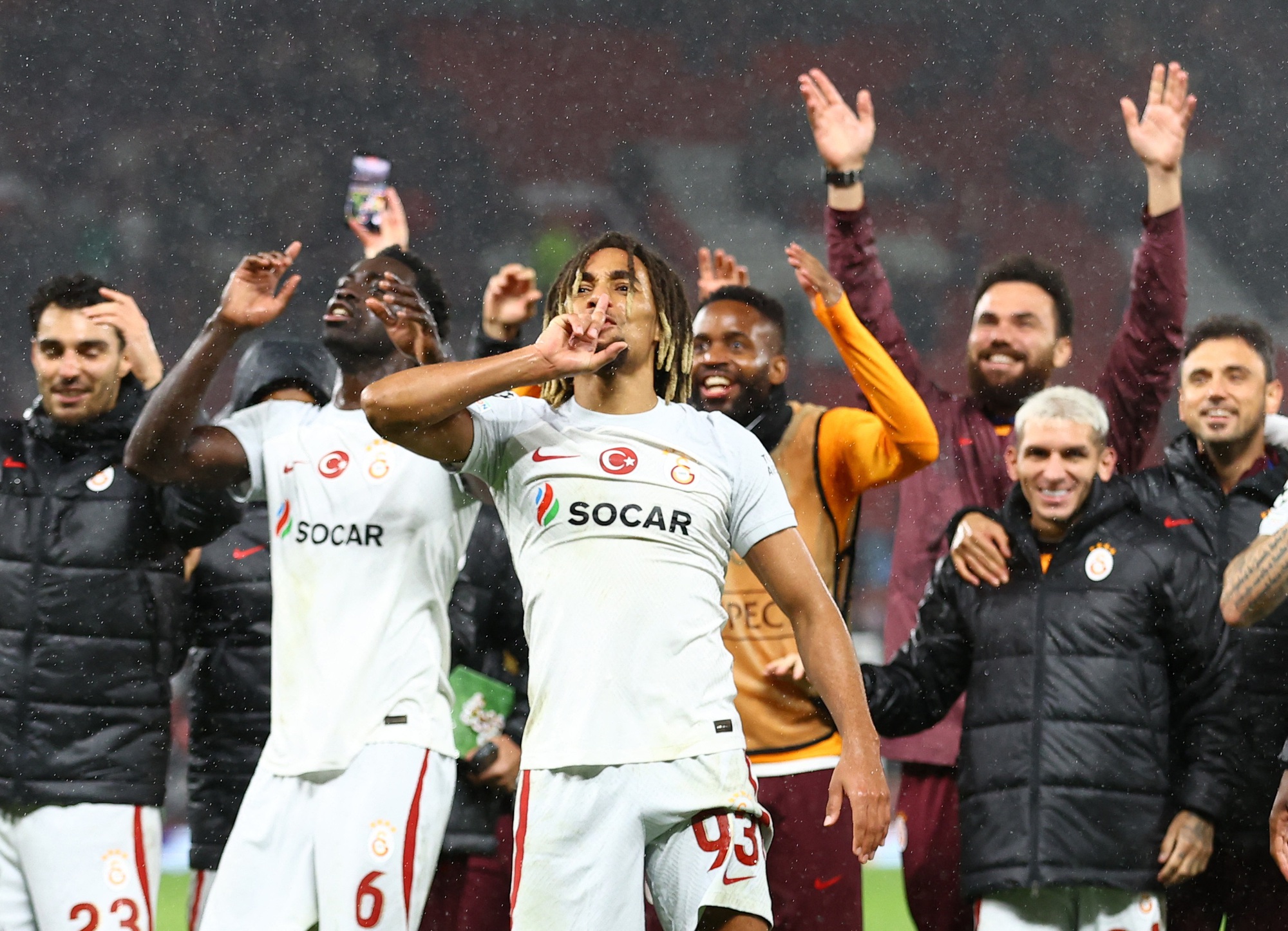 Công làm thủ phá, Man United thua ngược Galatasaray tại Old Trafford - Ảnh 7.