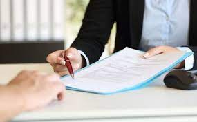 Được điều chuyển làm công việc khác so với hợp đồng?