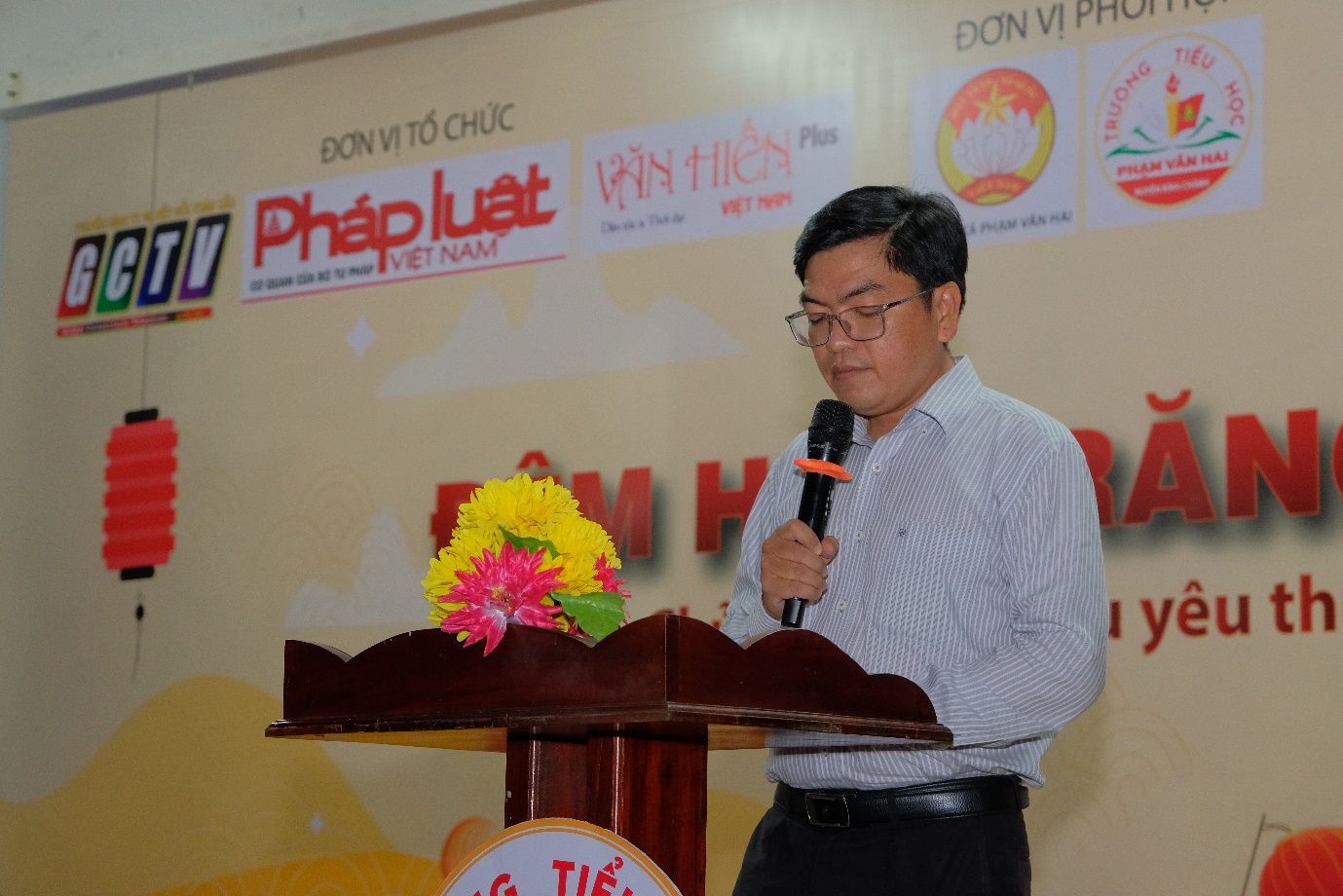 GCTV trao qu&agrave; trong chương tr&igrave;nh &ldquo;Đ&ecirc;m hội trăng rằm&rdquo; - Ảnh 2.