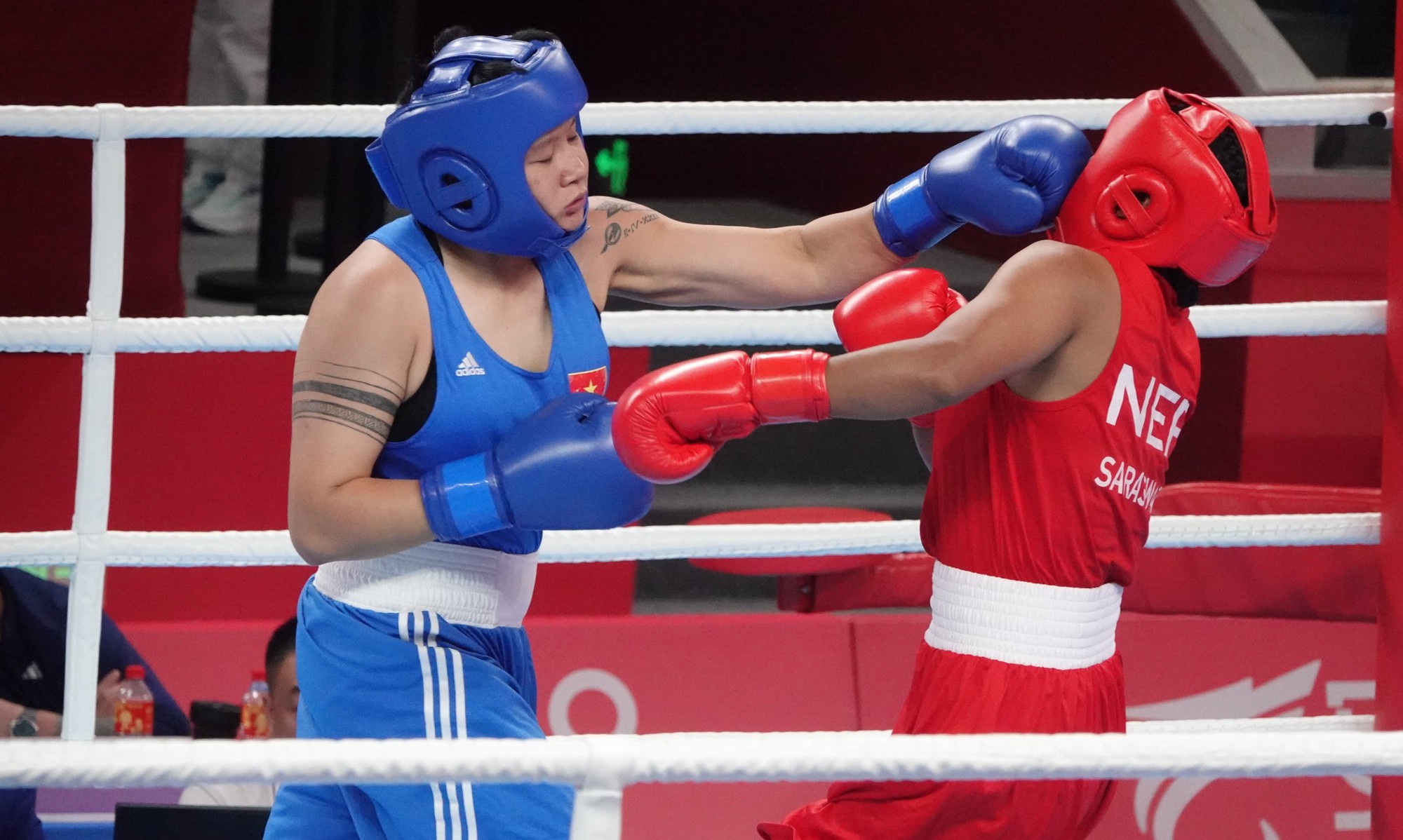 ASIAD 19: Cầu m&acirc;y Việt Nam thắng Trung Quốc, v&agrave;o chung kết nội dung 4 nữ - Ảnh 18.