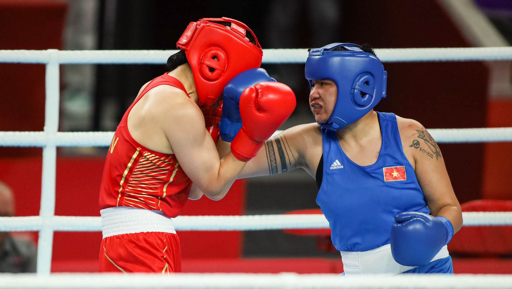 ASIAD 19: Cầu m&acirc;y Việt Nam thắng Trung Quốc, v&agrave;o chung kết nội dung 4 nữ - Ảnh 4.