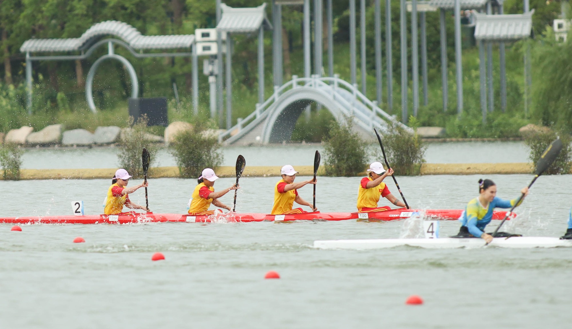ASIAD 19: Cầu m&acirc;y Việt Nam thắng Trung Quốc, v&agrave;o chung kết nội dung 4 nữ - Ảnh 9.