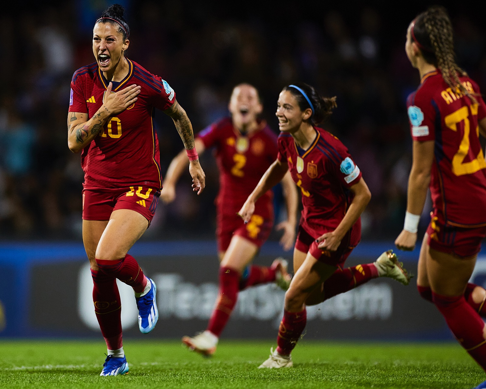 Sau vụ kh&oacute;a m&ocirc;i, FIFA cấm Cựu chủ tịch Luis Rubiales hoạt động b&oacute;ng đ&aacute; 3 năm - Ảnh 3.