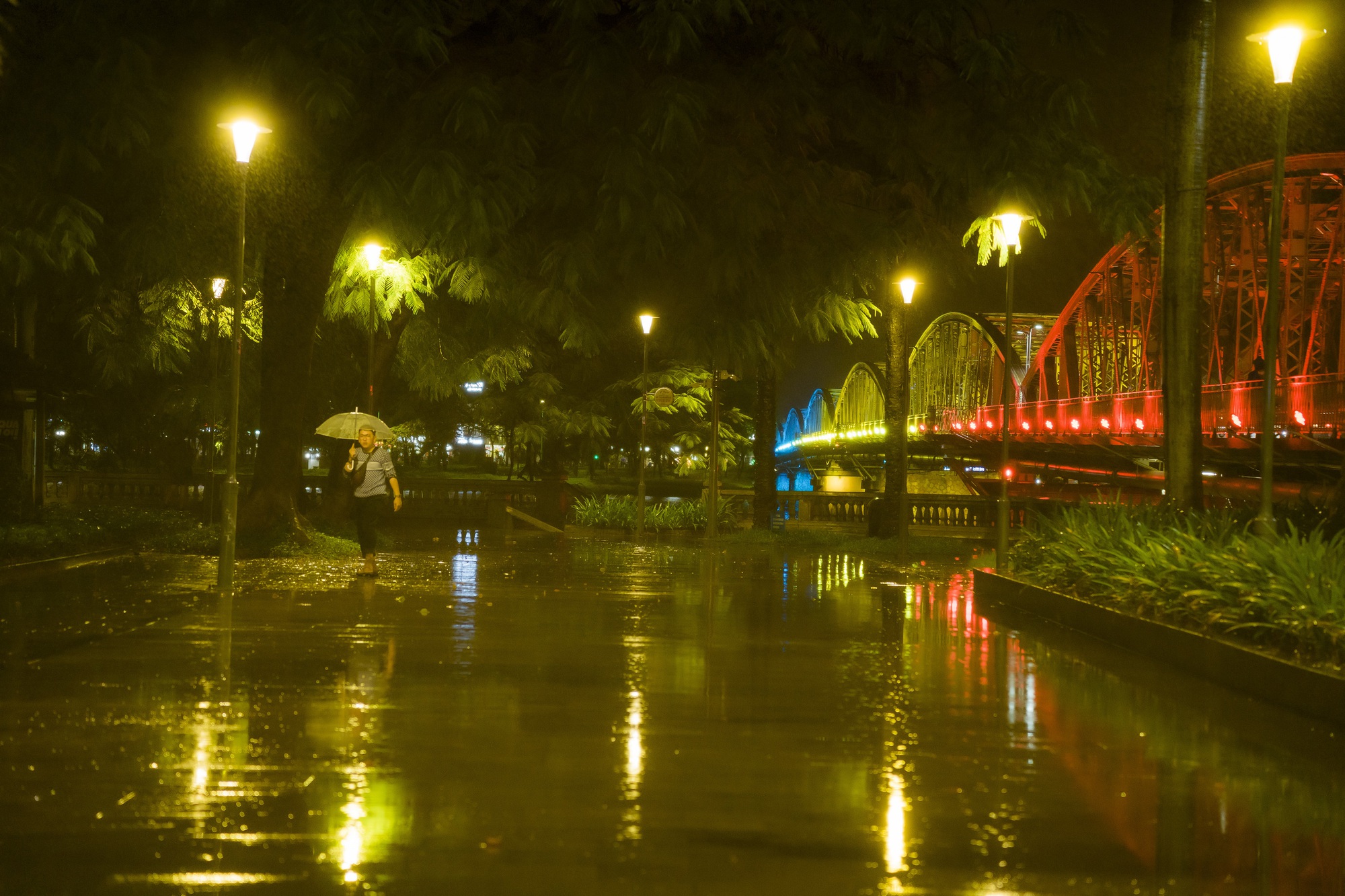 H&uacute;t hồn mưa Huế - Ảnh 7.