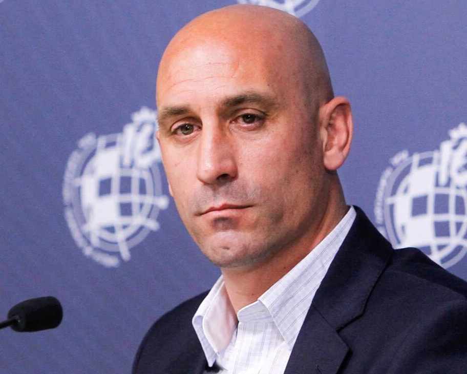 FIFA cấm cựu chủ tịch LĐBĐ Tây Ban Nha Luis Rubiales 3 năm