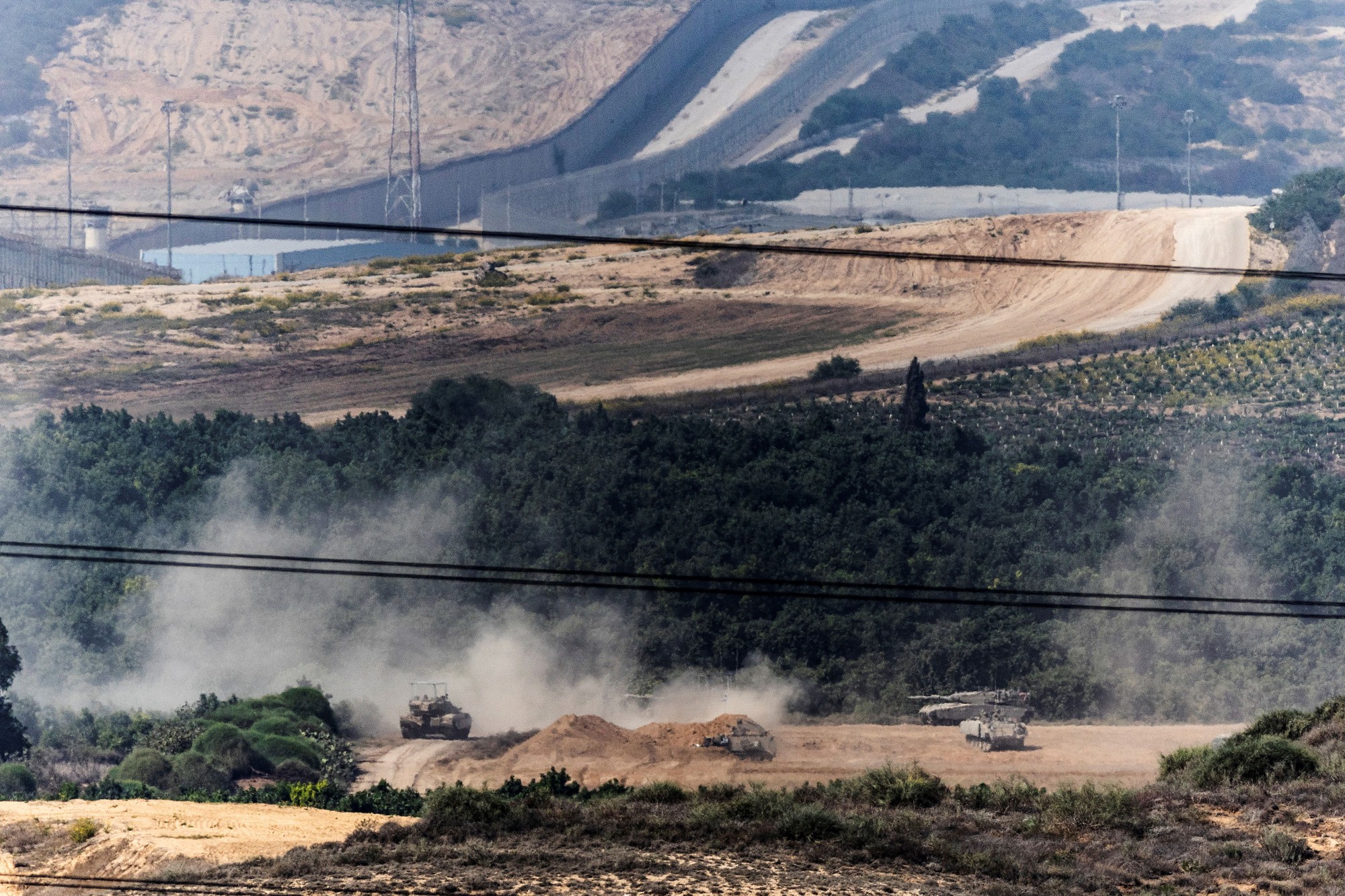 Israel tiến sâu hơn vào Gaza