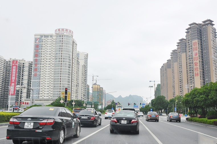 Ng&agrave;y 6-11, người d&acirc;n c&oacute; thể tự l&aacute;i xe du lịch sang Trung Quốc - Ảnh 2.