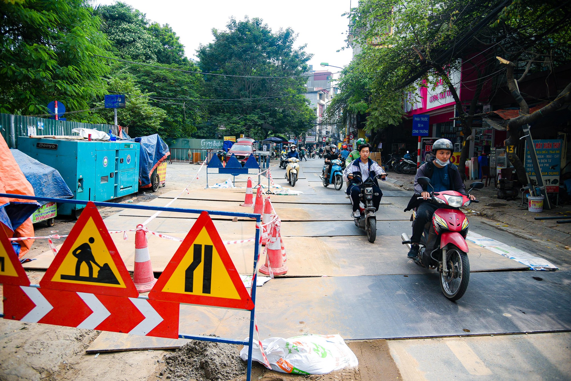Đường Lương Thế Vinh tiếp tục xuất hiện nhiều lô cốt