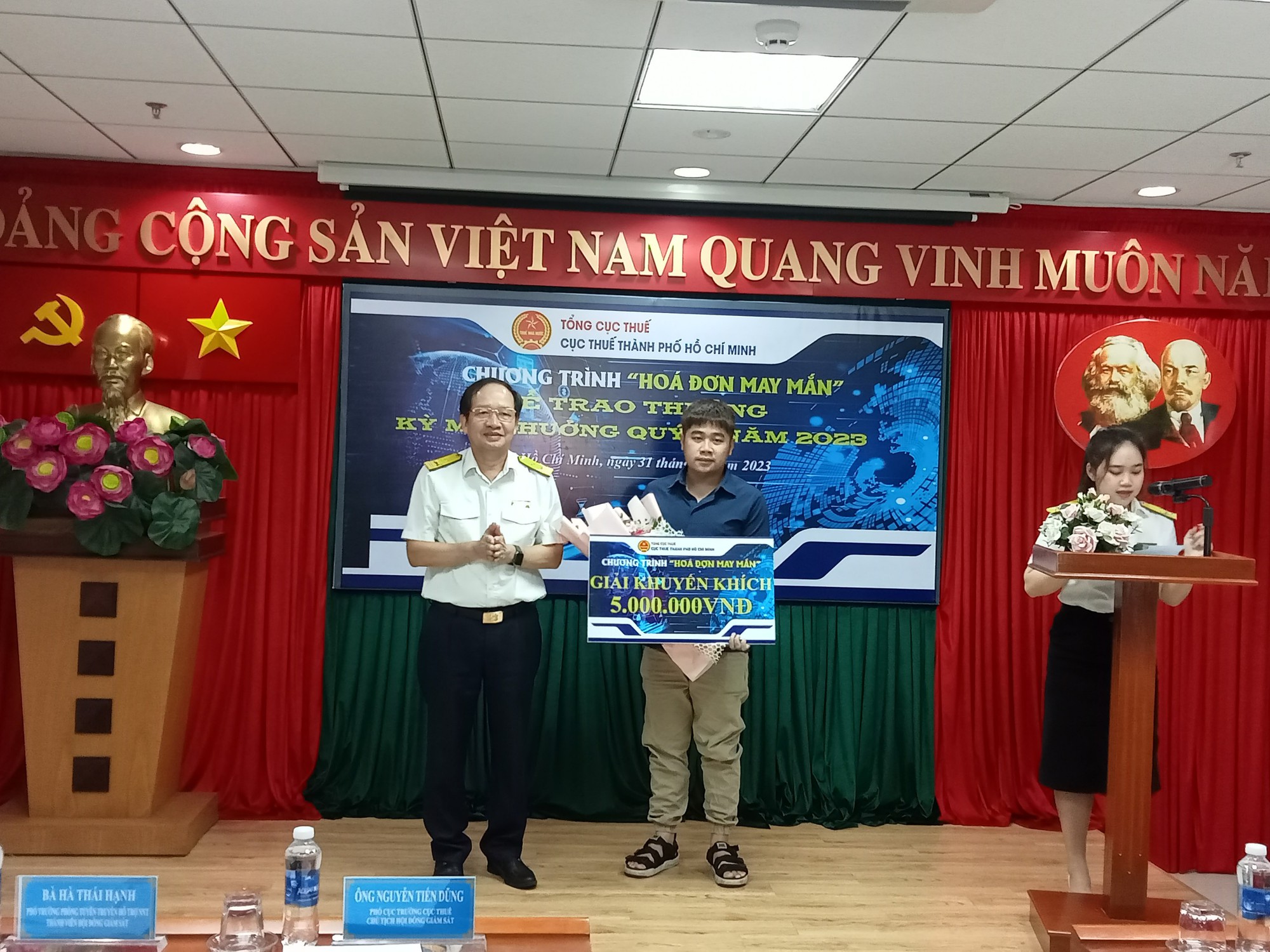 14 người trúng thưởng quay số hóa đơn của ngành thuế TP HCM