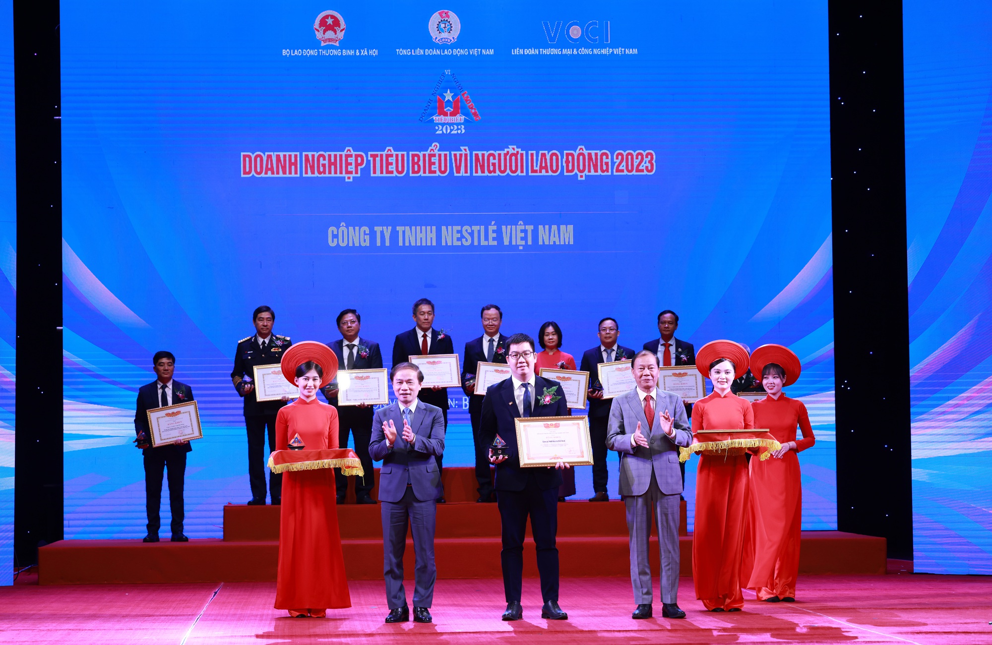 Nestlé Việt Nam được vinh danh “Doanh nghiệp tiêu biểu vì người lao động”  - Ảnh 1.