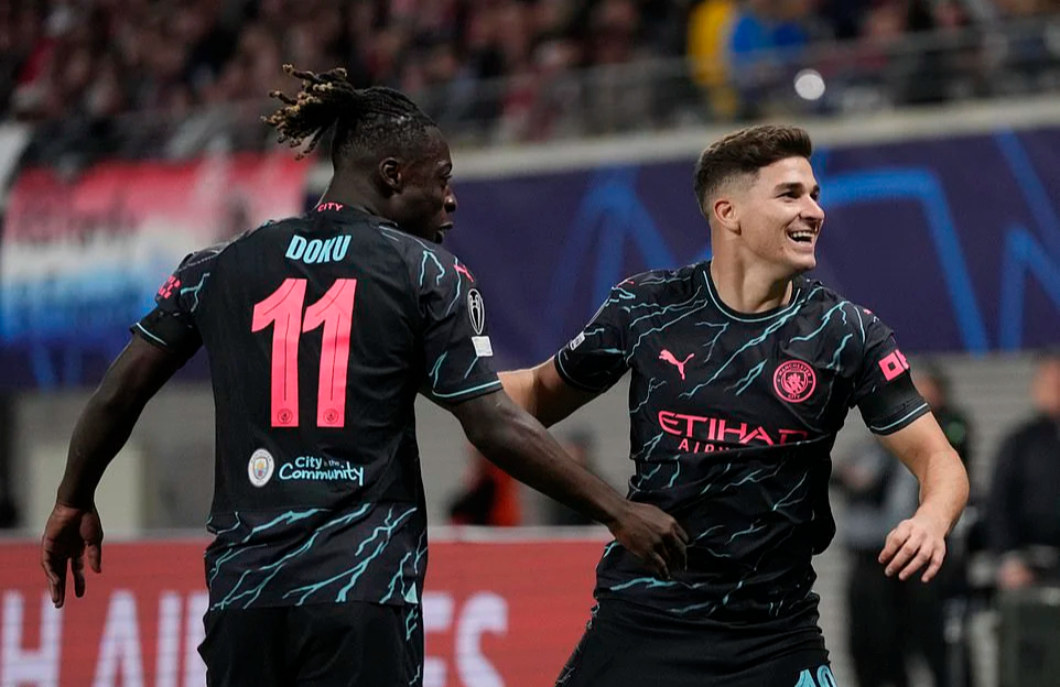 Newcastle gieo ác mộng cho Mbappe và PSG, Man City đại thắng Leipzig - Ảnh 11.