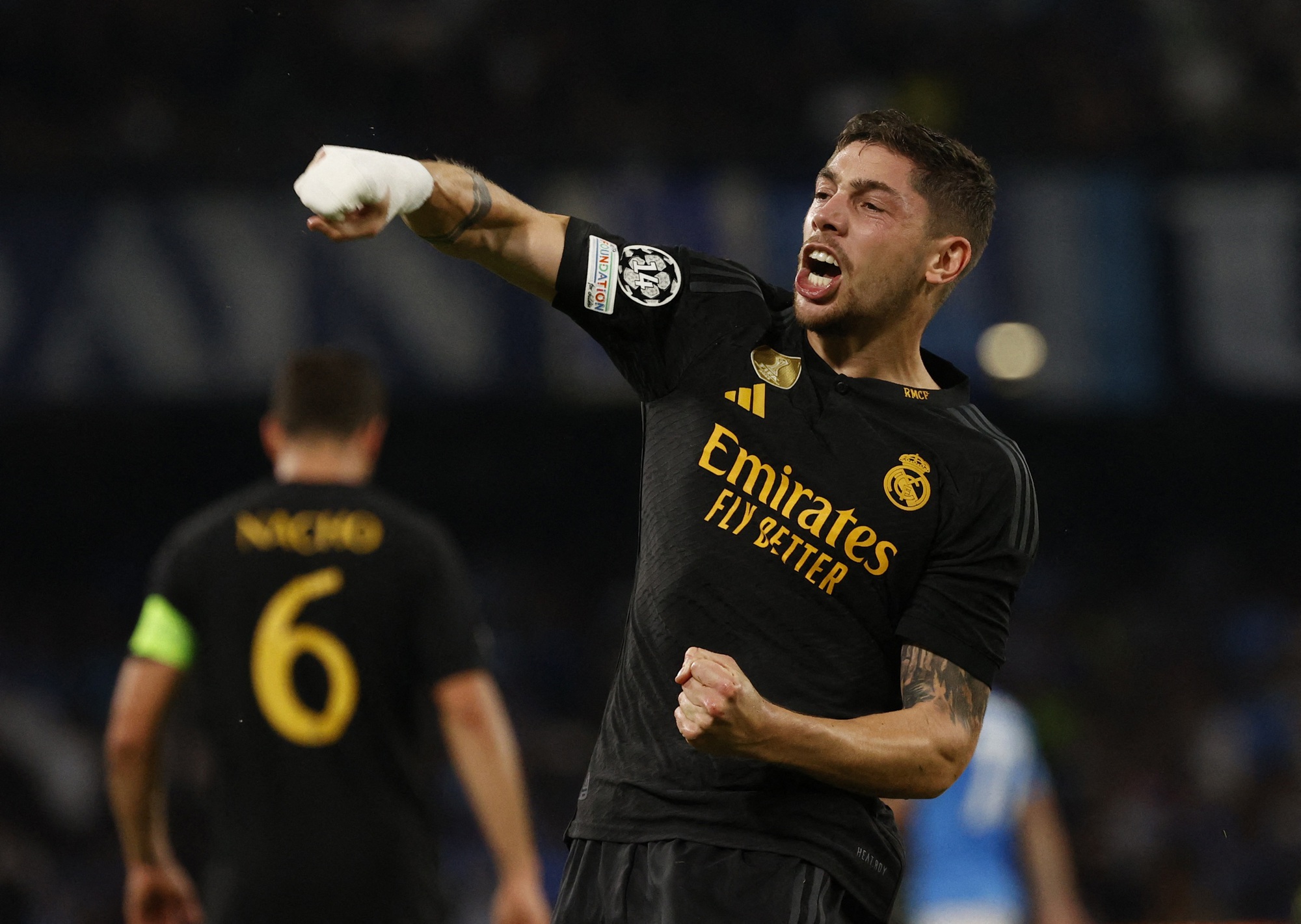 Arsenal thua ngược tr&ecirc;n đất Ph&aacute;p, Real Madrid quật ng&atilde; chủ nh&agrave; Napoli - Ảnh 8.