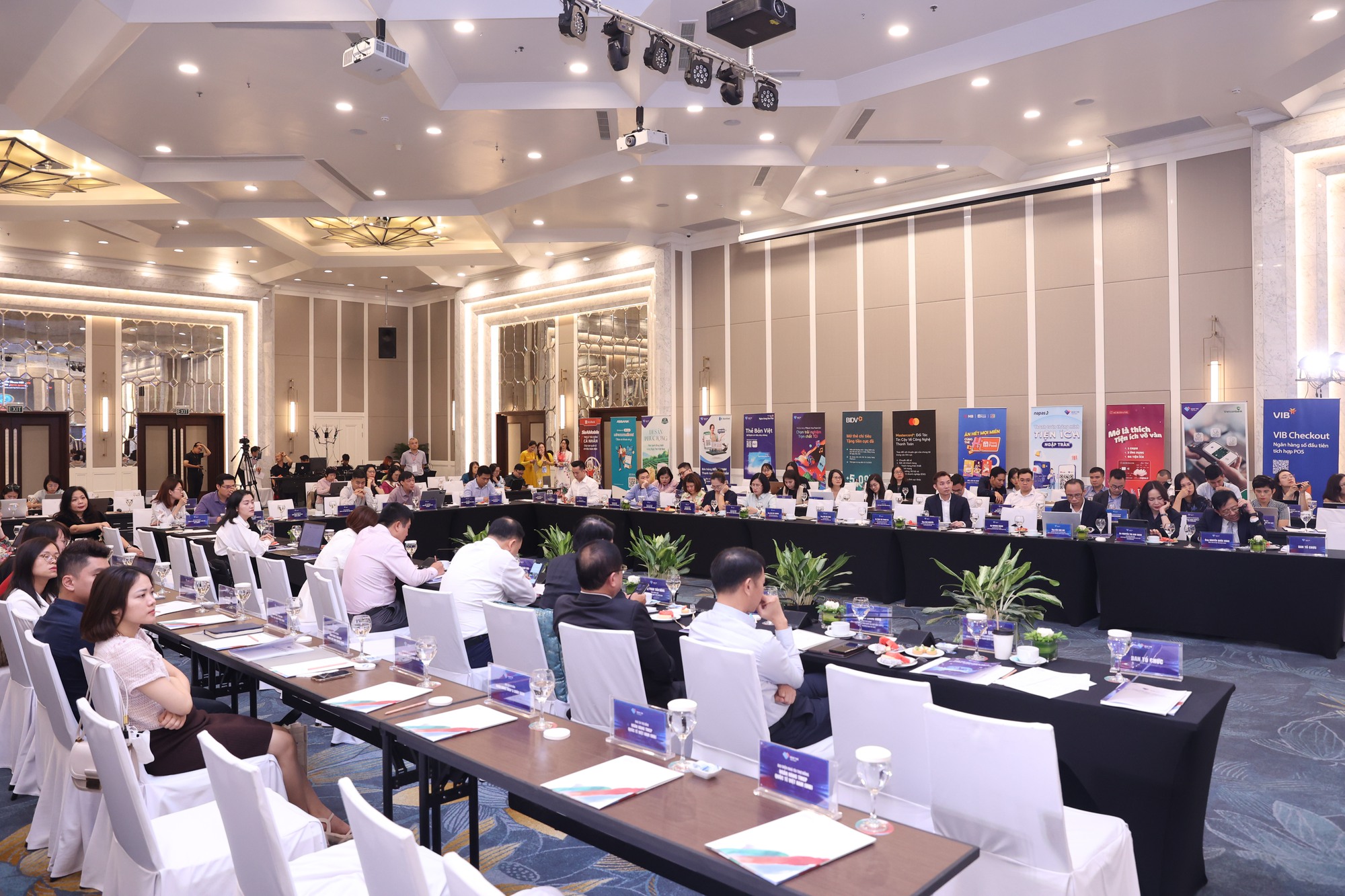 Ph&uacute;c Long đồng h&agrave;nh c&ugrave;ng ng&agrave;y Thẻ Việt Nam 2023 - Ảnh 1.
