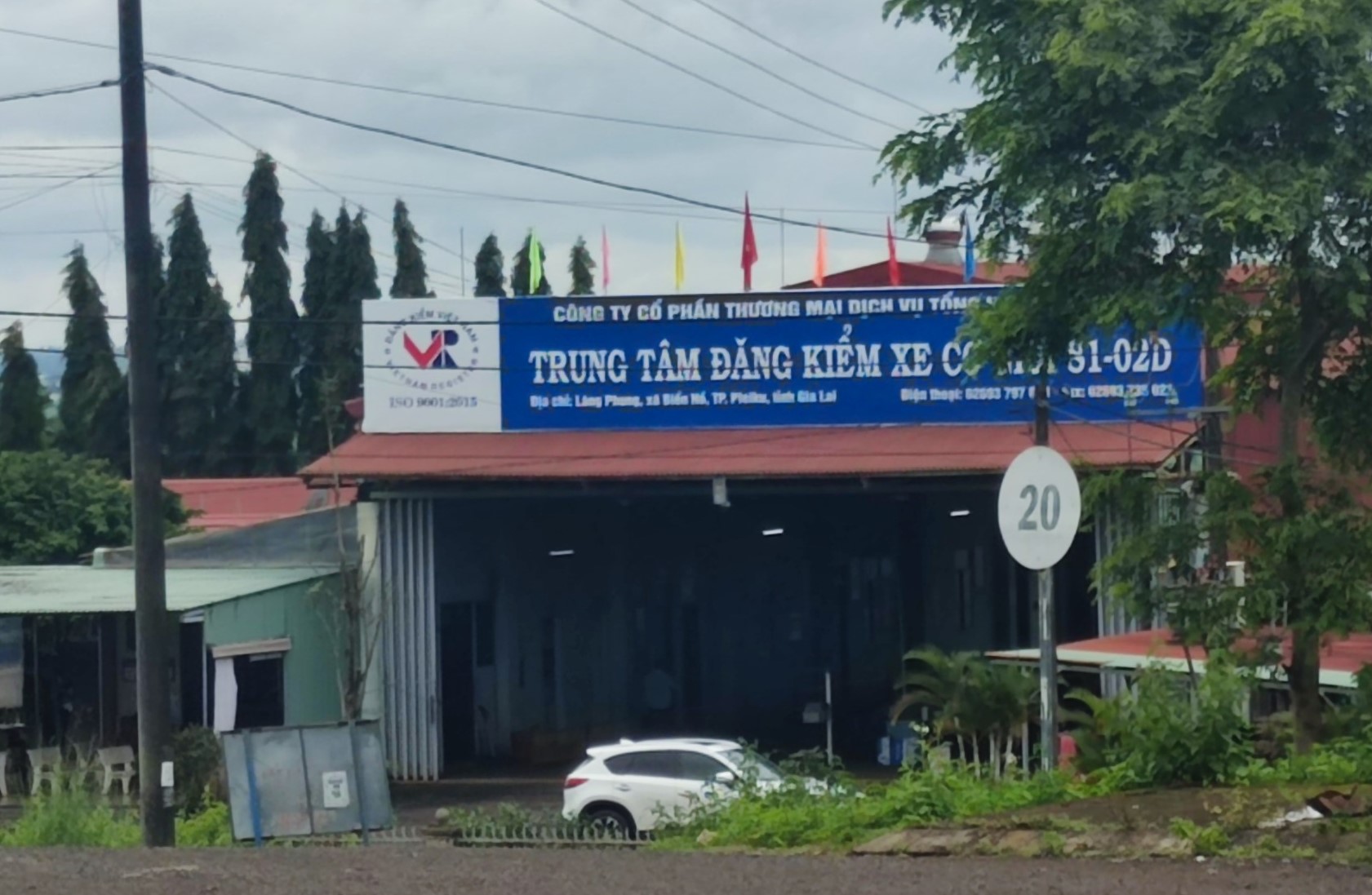 Bắt tạm giam, kh&aacute;m x&eacute;t nh&agrave; 2 nguy&ecirc;n ph&oacute; gi&aacute;m đốc trung t&acirc;m đăng kiểm  - Ảnh 1.