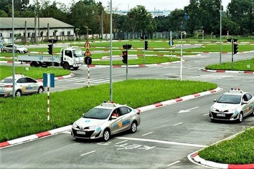 Đề xuất quy định niên hạn xe tập lái tối đa không quá 25 năm