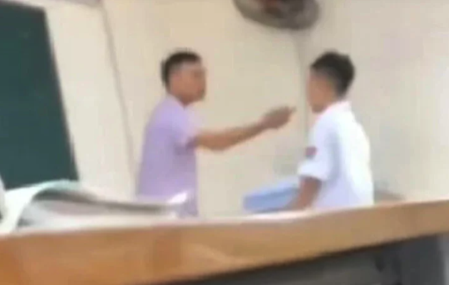 Thầy gi&aacute;o qu&aacute;t mắng, xưng m&agrave;y - tao với học sinh c&oacute; đơn xin nghỉ việc - Ảnh 1.