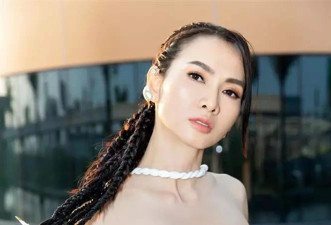 Siêu mẫu Anh Thư khẳng định hoa hậu bây giờ danh giá gì đâu?