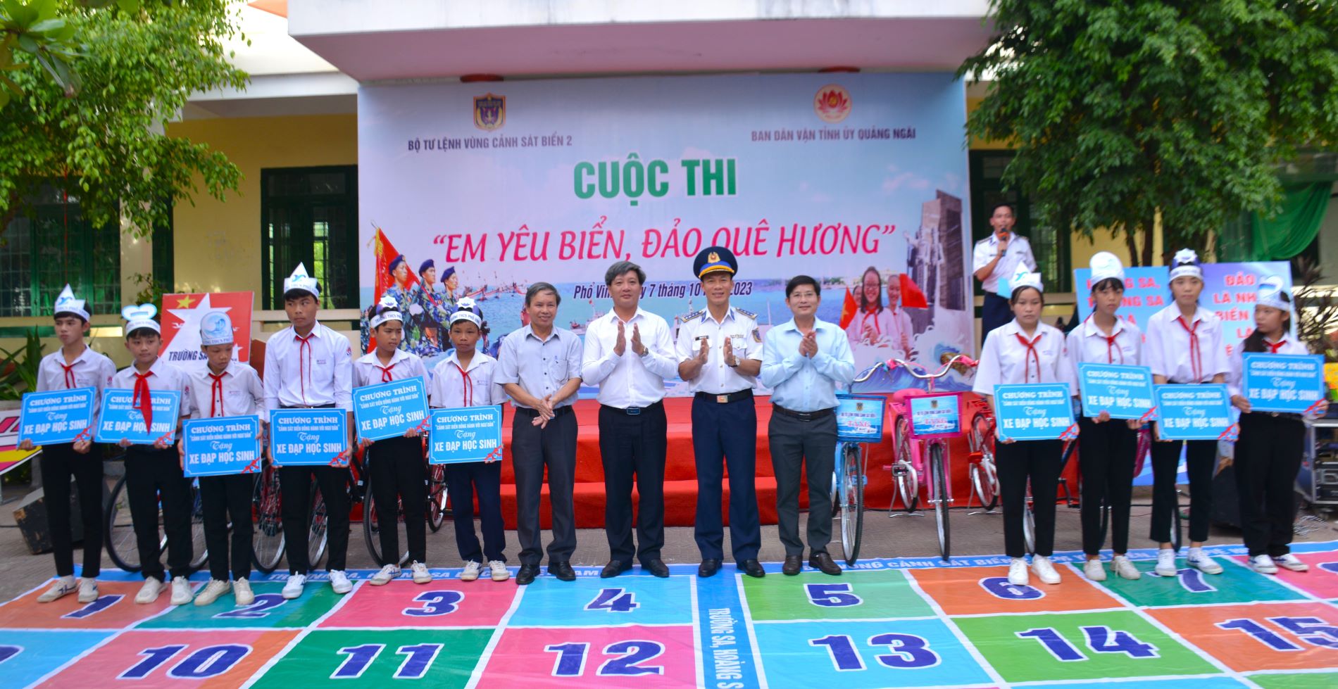 Nhiều hoạt động &yacute; nghĩa của Bộ tư lệnh V&ugrave;ng Cảnh s&aacute;t biển 2 tại Quảng Ng&atilde;i - Ảnh 10.