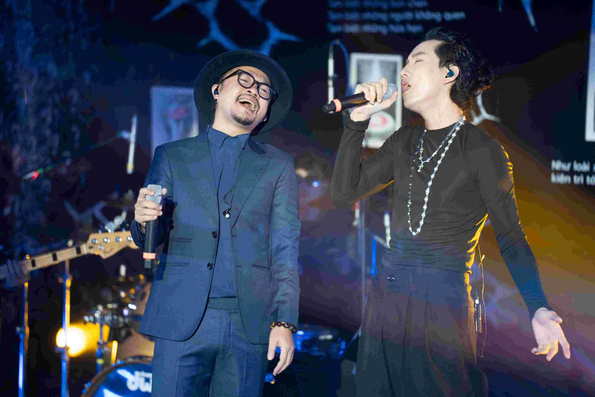 Ca sĩ VP Bá Vương mở triển lãm cá nhân