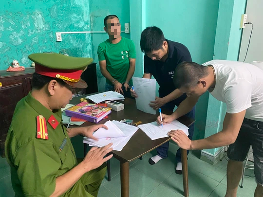 C&ocirc;ng an lật tẩy chi&ecirc;u b&agrave;i của cặp vợ chồng cho vay l&atilde;i nặng - Ảnh 1.