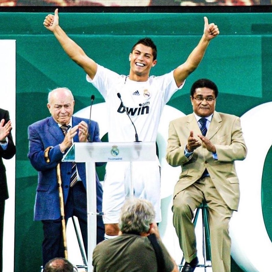 Tiết lộ của Ronaldo về cầu thủ mong muốn được s&aacute;t c&aacute;nh tr&ecirc;n s&acirc;n cỏ - Ảnh 2.