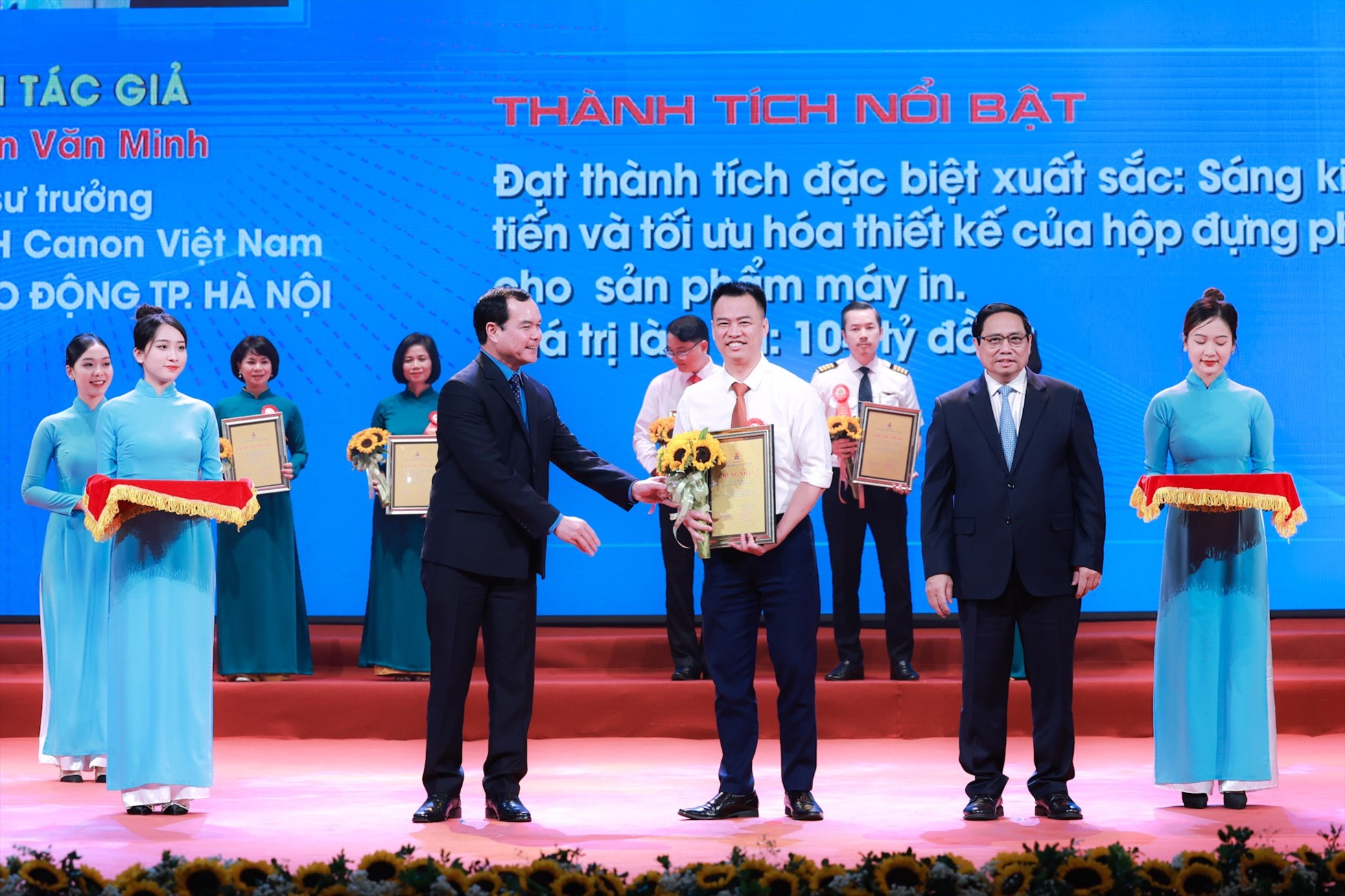 Tôn vinh 79 tập thể, cá nhân xuất sắc toàn quốc của Chương trình 1 triệu sáng kiến