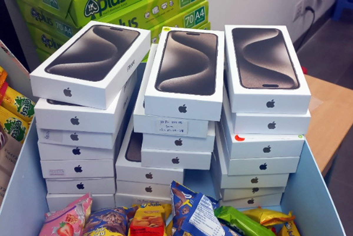 Cơ quan chức năng siết chặt, d&acirc;n bu&ocirc;n iPhone 15 h&agrave;ng x&aacute;ch tay sắp hết đường l&agrave;m ăn? - Ảnh 1.