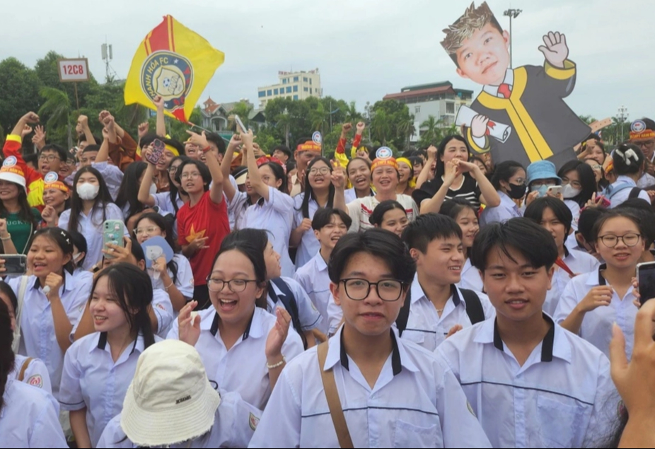 Điểm cầu Thanh Hóa "nổ tung" khi nhà vô địch "Đường lên đỉnh Olympia" năm 2023 được xướng lên