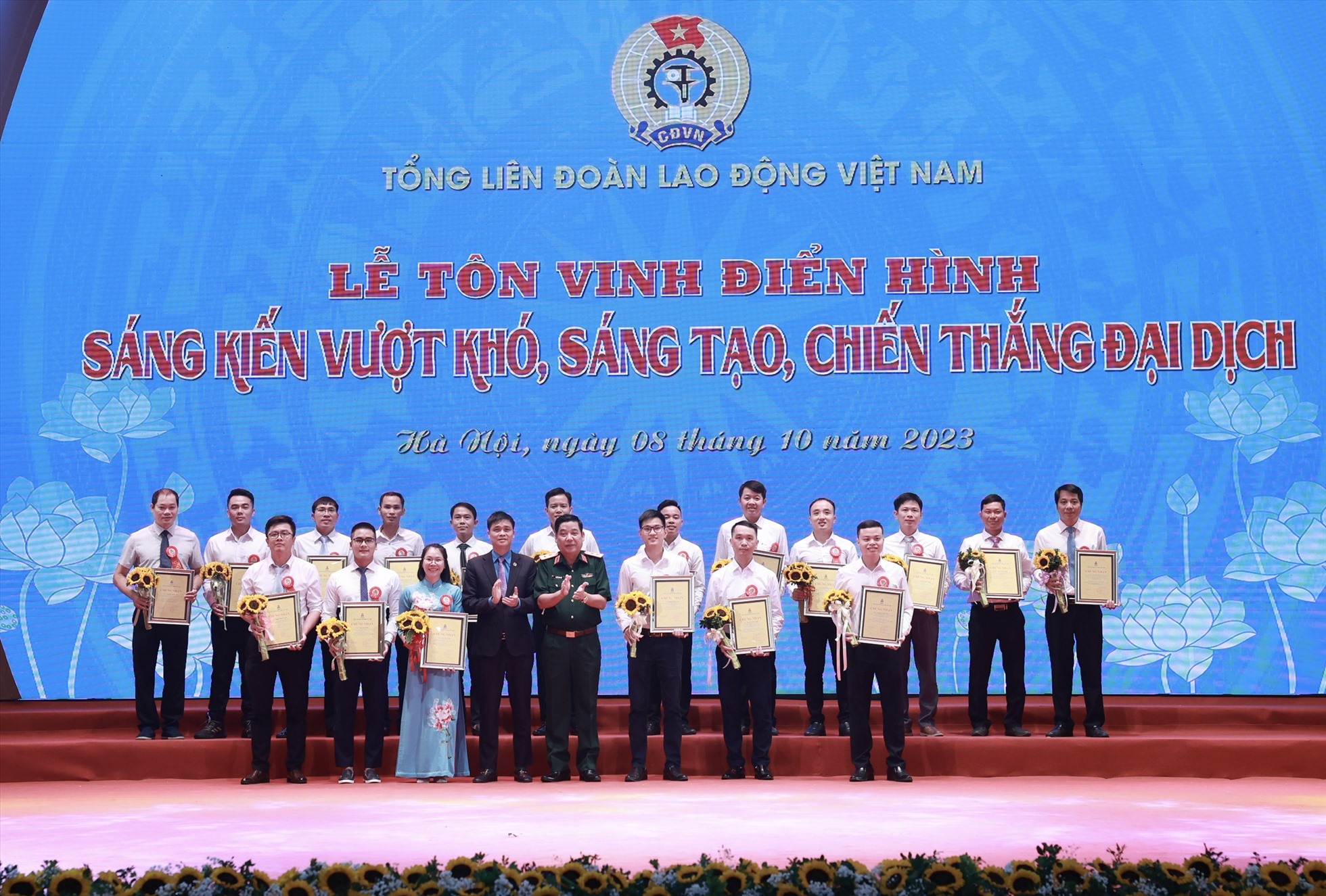  T&ocirc;n vinh 79 tập thể, c&aacute; nh&acirc;n xuất sắc to&agrave;n quốc của Chương tr&igrave;nh 1 triệu s&aacute;ng kiến - Ảnh 6.