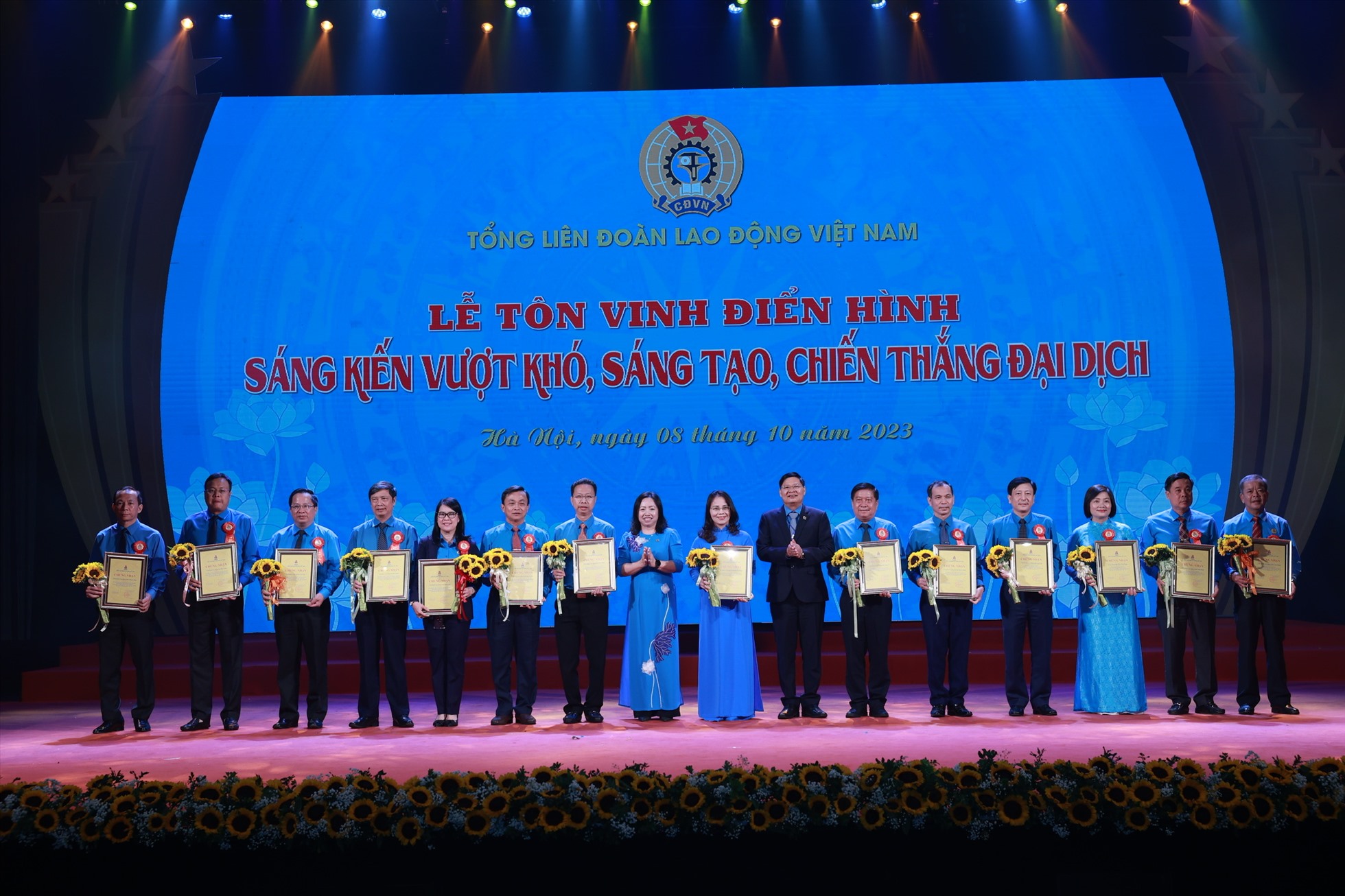  T&ocirc;n vinh 79 tập thể, c&aacute; nh&acirc;n xuất sắc to&agrave;n quốc của Chương tr&igrave;nh 1 triệu s&aacute;ng kiến - Ảnh 7.