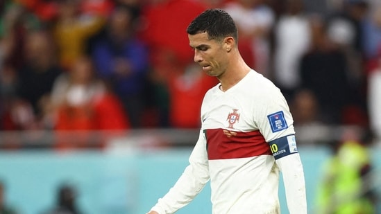Tiết lộ của Ronaldo về cầu thủ mong muốn được s&aacute;t c&aacute;nh tr&ecirc;n s&acirc;n cỏ - Ảnh 1.