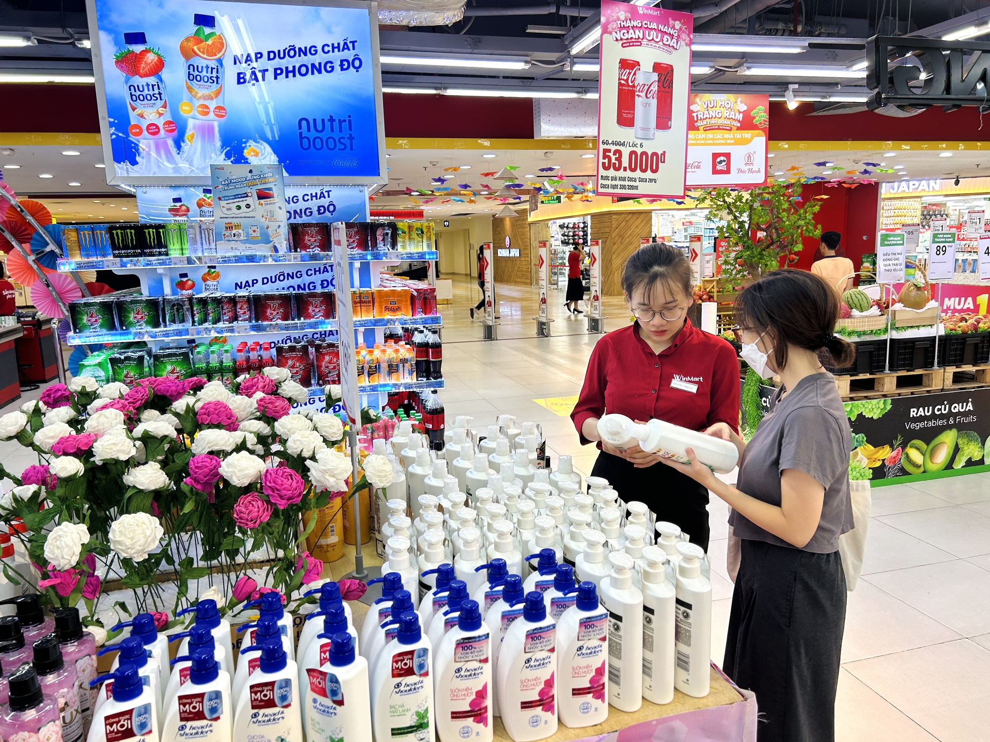 Mừng ngày Phụ nữ Việt Nam, WinMart giảm giá đến 35% hàng trăm mặt hàng - Ảnh 2.