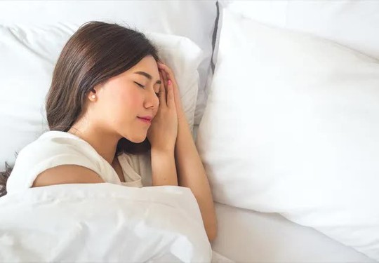 C&aacute;ch ngủ tốt nhất gi&uacute;p bạn trẻ l&acirc;u - Ảnh 2.