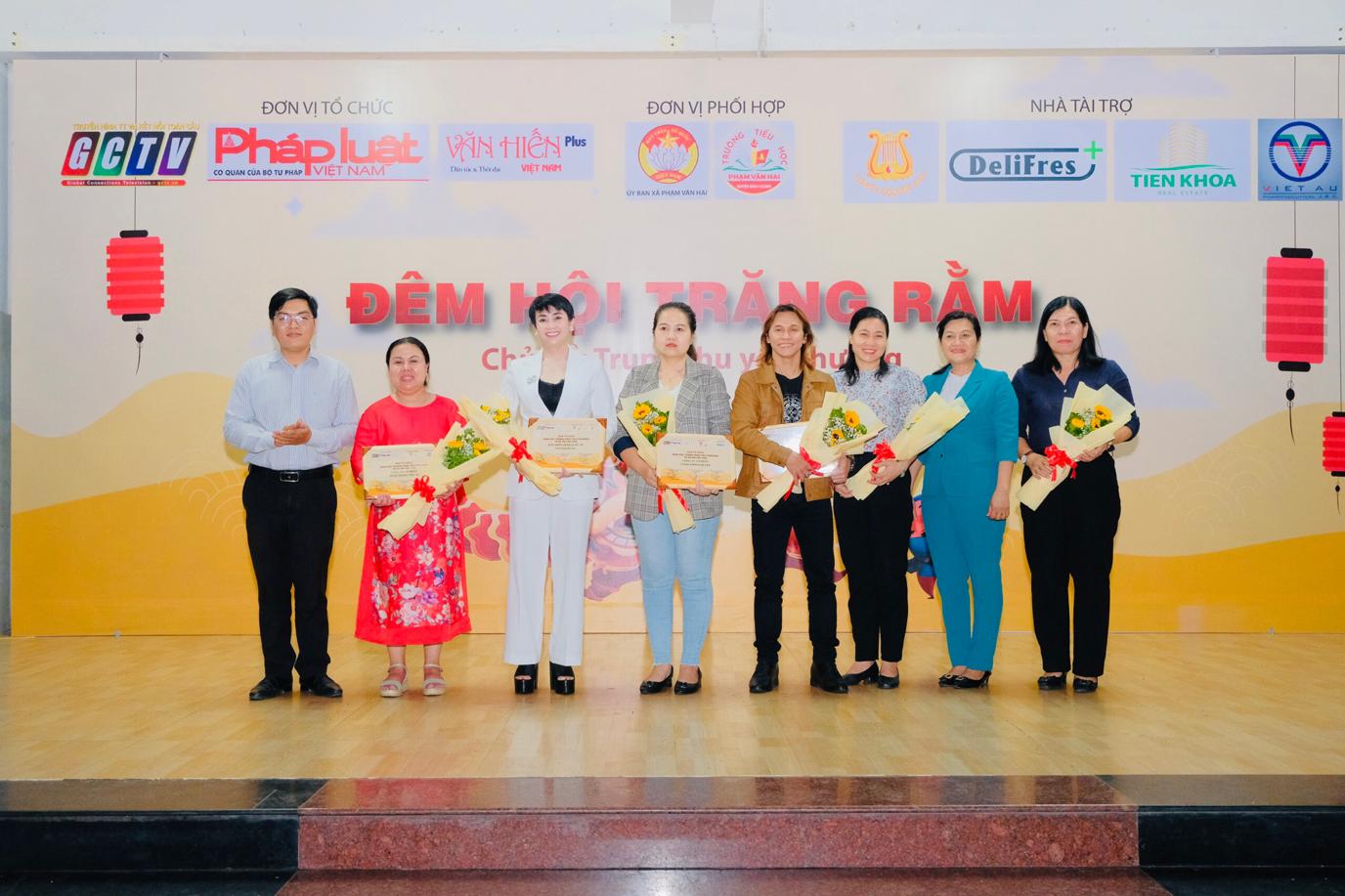 Mang yêu thương đến trẻ mồ côi - Ảnh 5.