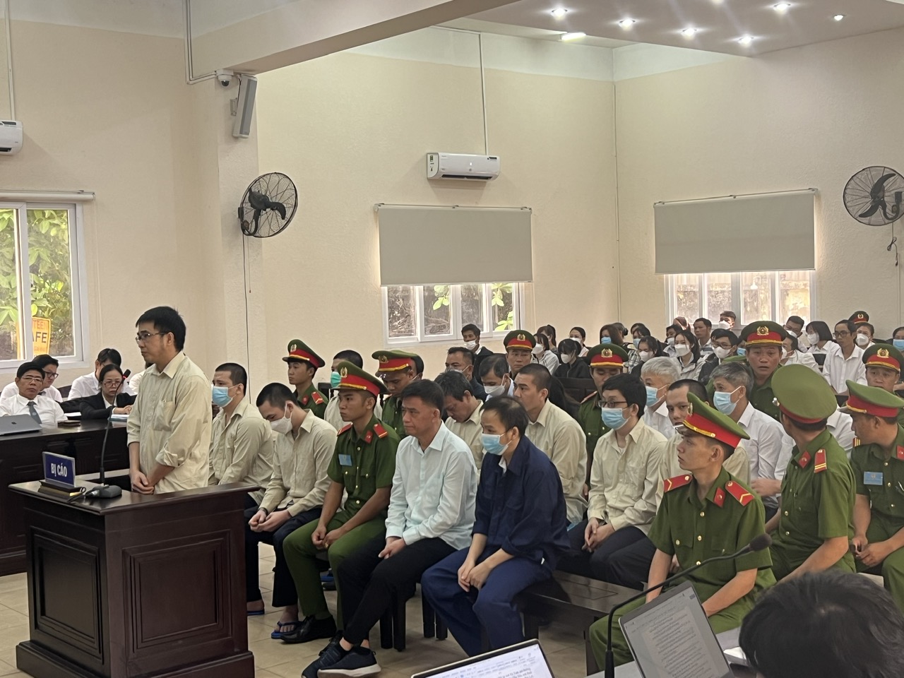 Đang xét xử cựu Giám đốc Sở Lao động-Thương binh-Xã hội tỉnh Bình Dương