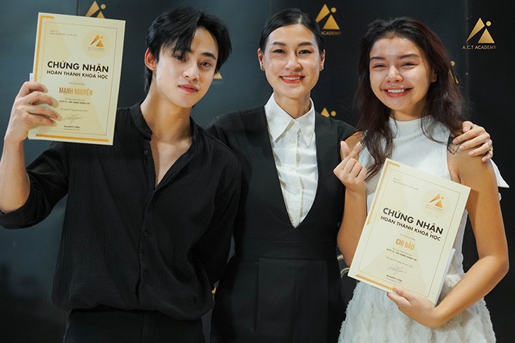 Kathy Uyên mang "bí quyết độc quyền" giúp thí sinh Miss Cosmo Việt Nam 2023