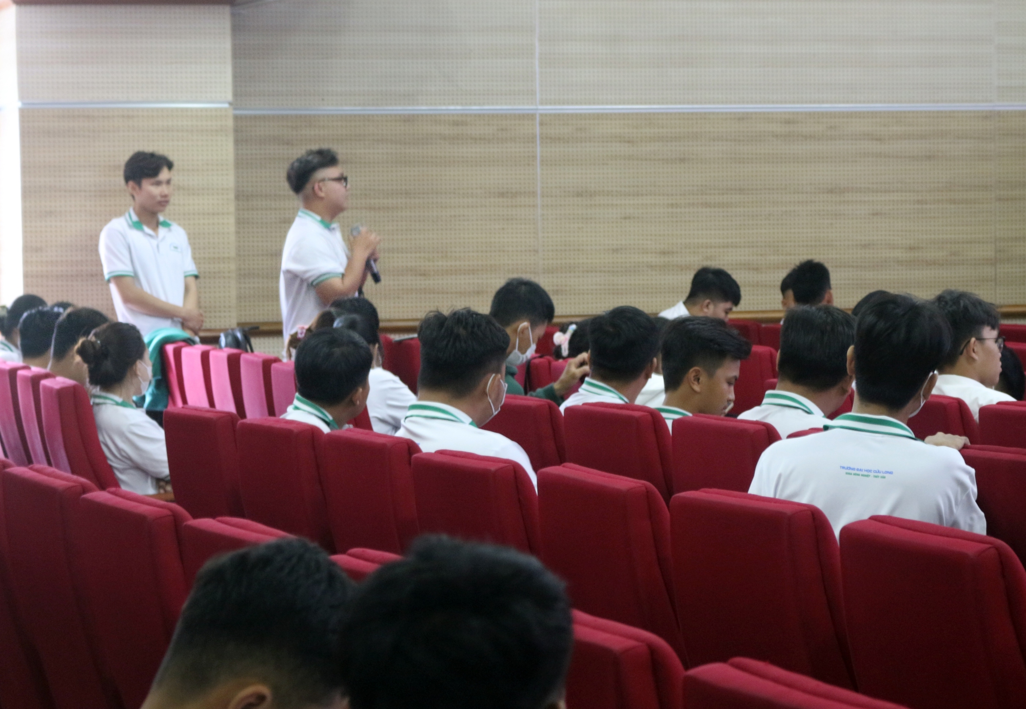 Trường Đại học Cửu Long tổ chức tọa đ&agrave;m li&ecirc;n quan đến c&acirc;y trồng - Ảnh 6.