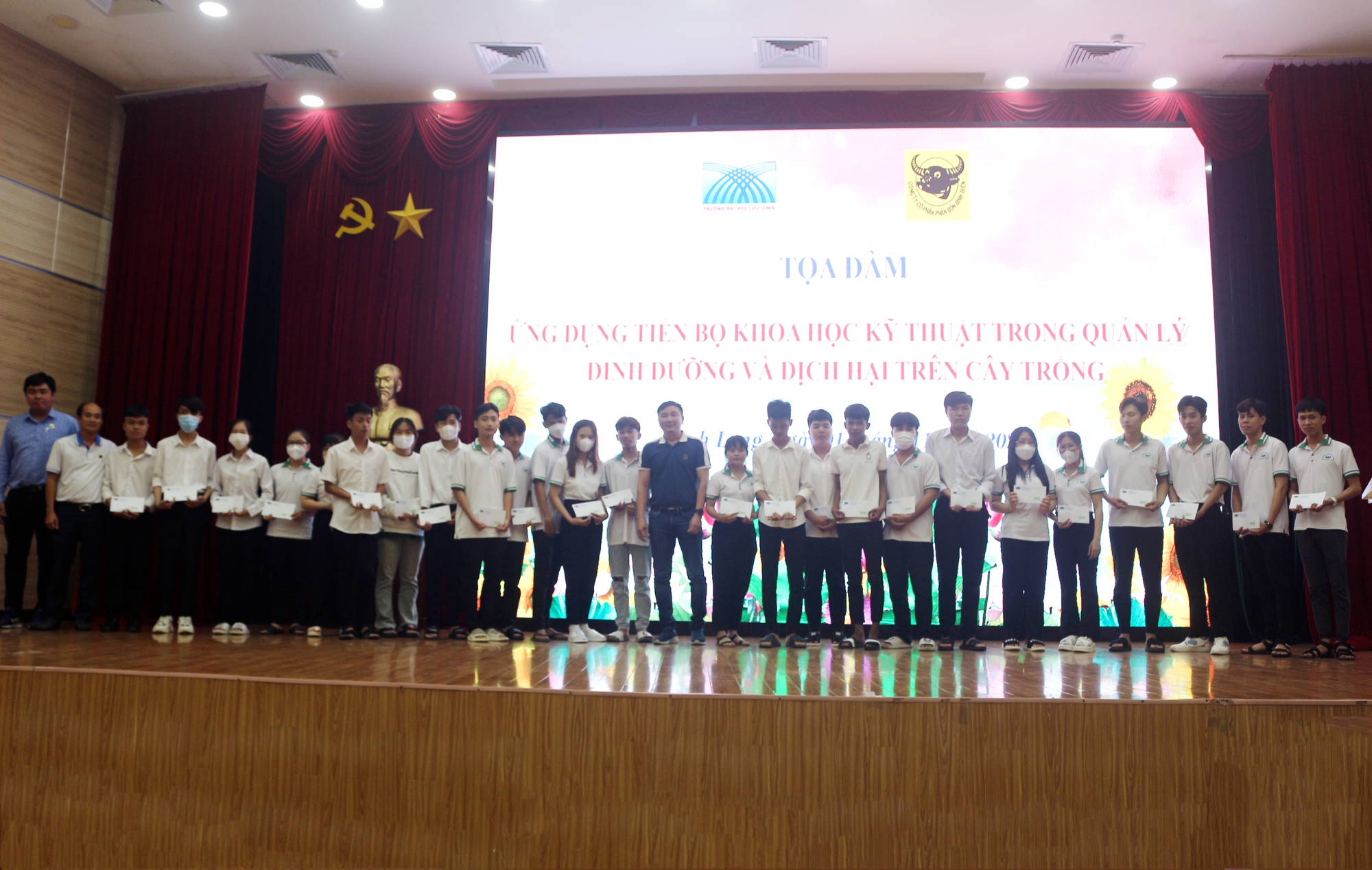 Trường Đại học Cửu Long tổ chức tọa đ&agrave;m li&ecirc;n quan đến c&acirc;y trồng - Ảnh 8.