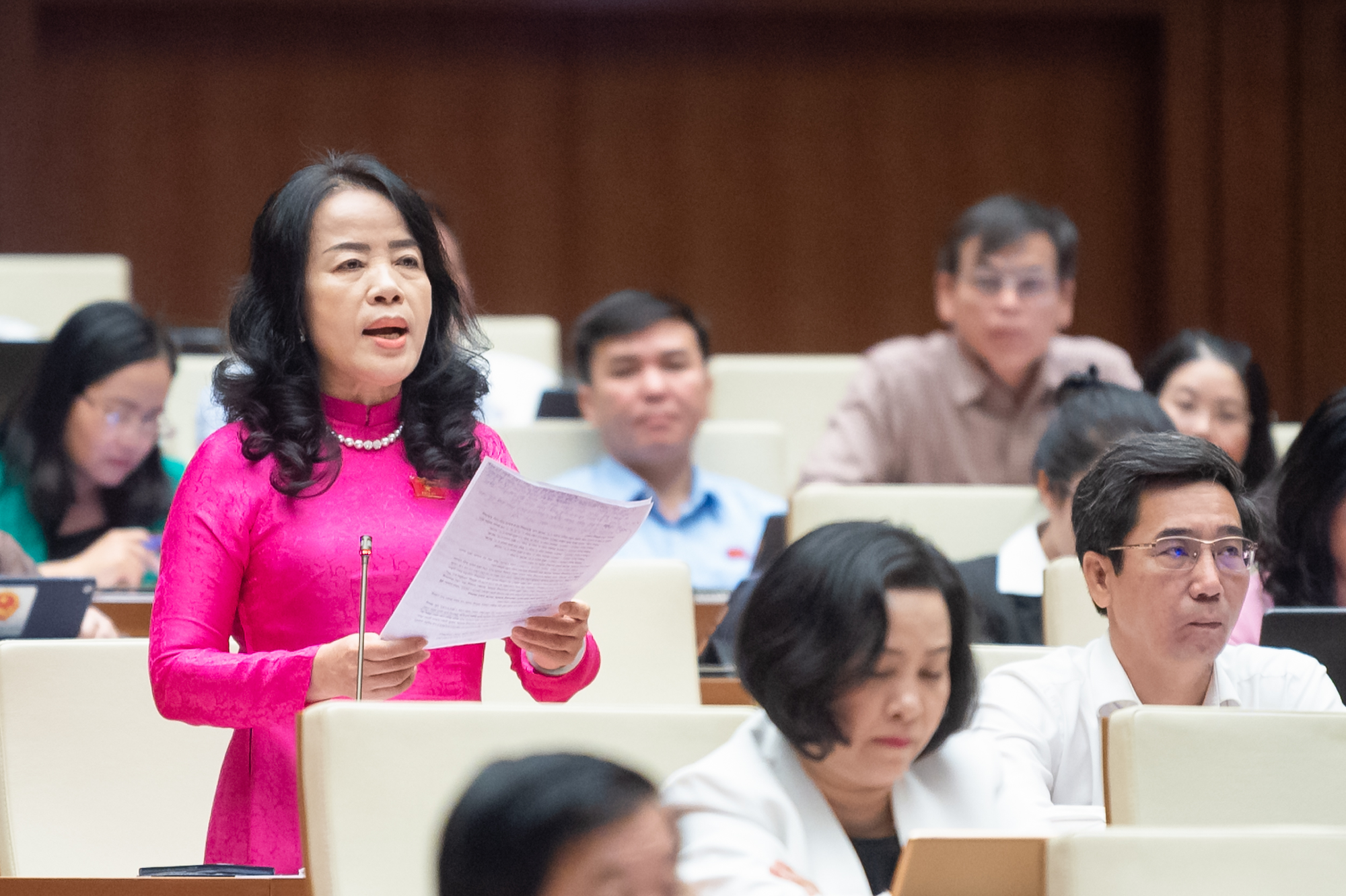 Đại biểu QH: V&igrave; sao đẩy to&agrave;n bộ việc bi&ecirc;n soạn SGK bằng h&igrave;nh thức x&atilde; hội h&oacute;a? - Ảnh 3.