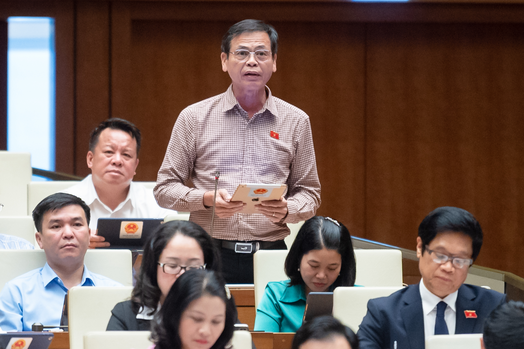 VIDEO: Cán bộ không phải “trình bày nhỏ to” để được thông cảm hoặc “giơ cao đánh khẽ”