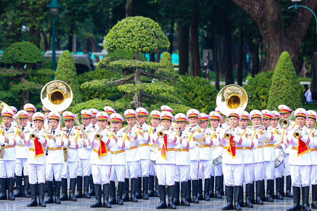 Cận cảnh Chủ tịch nước V&otilde; Văn Thưởng đ&oacute;n Tổng thống M&ocirc;ng Cổ - Ảnh 5.