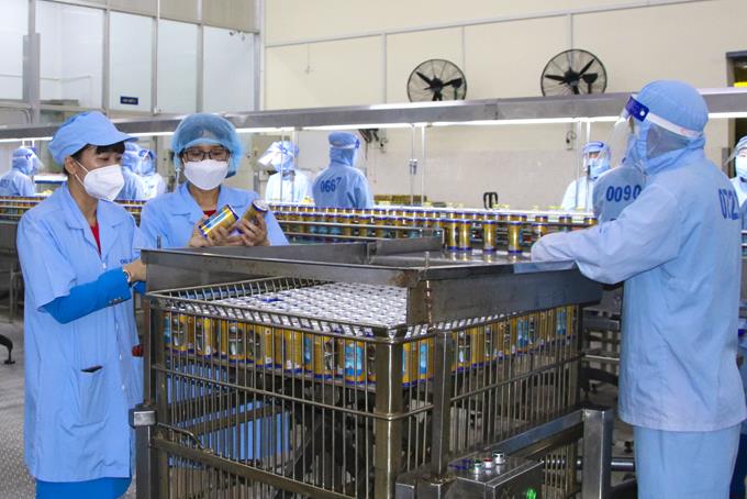 C&ocirc;ng ty Cổ phần Nước giải kh&aacute;t Yến s&agrave;o Kh&aacute;nh H&ograve;a được vinh danh v&igrave; người lao động - Ảnh 2.