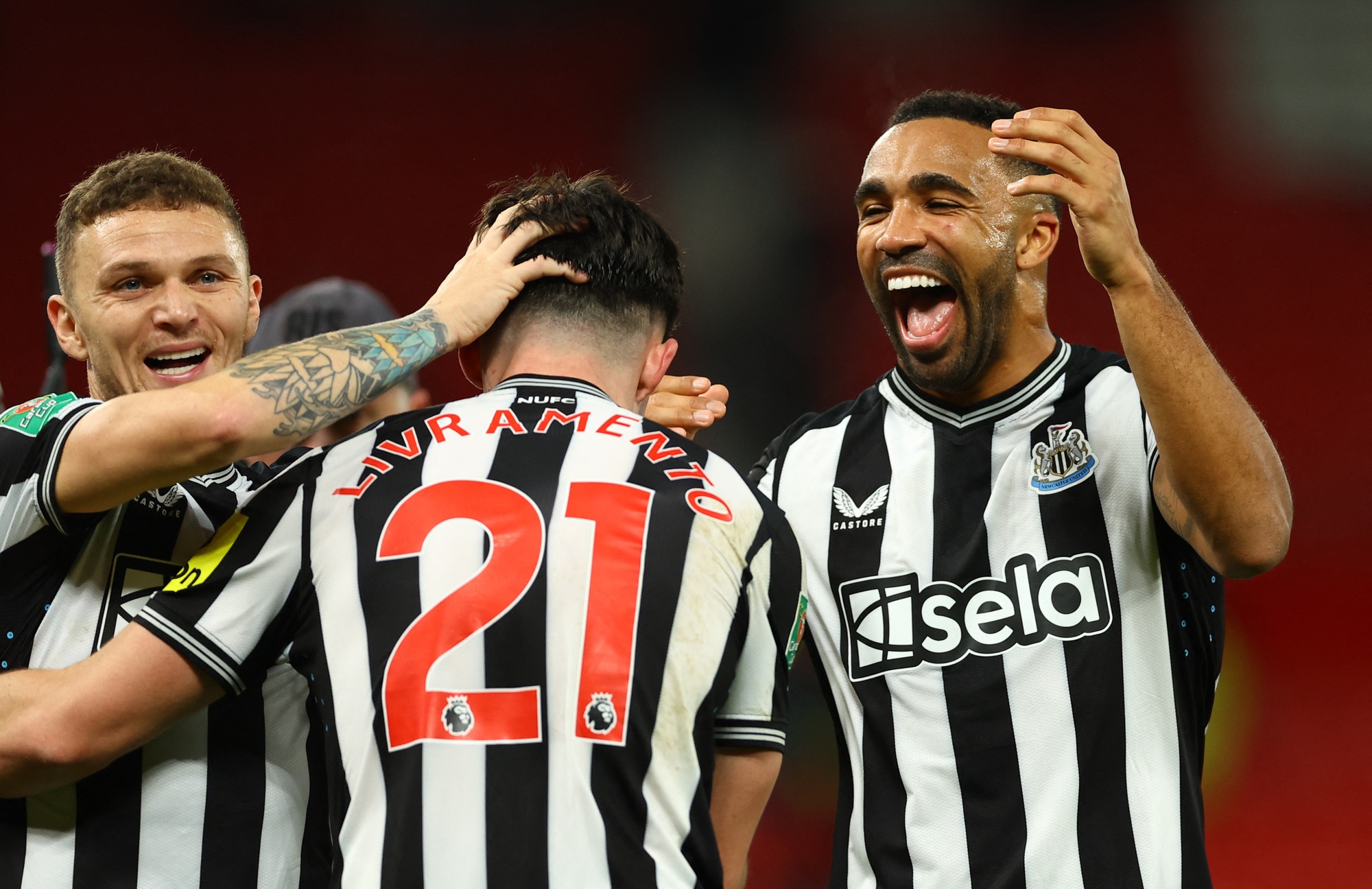 Thua tan t&aacute;c Newcastle, Man United th&agrave;nh cựu vương League Cup - Ảnh 4.