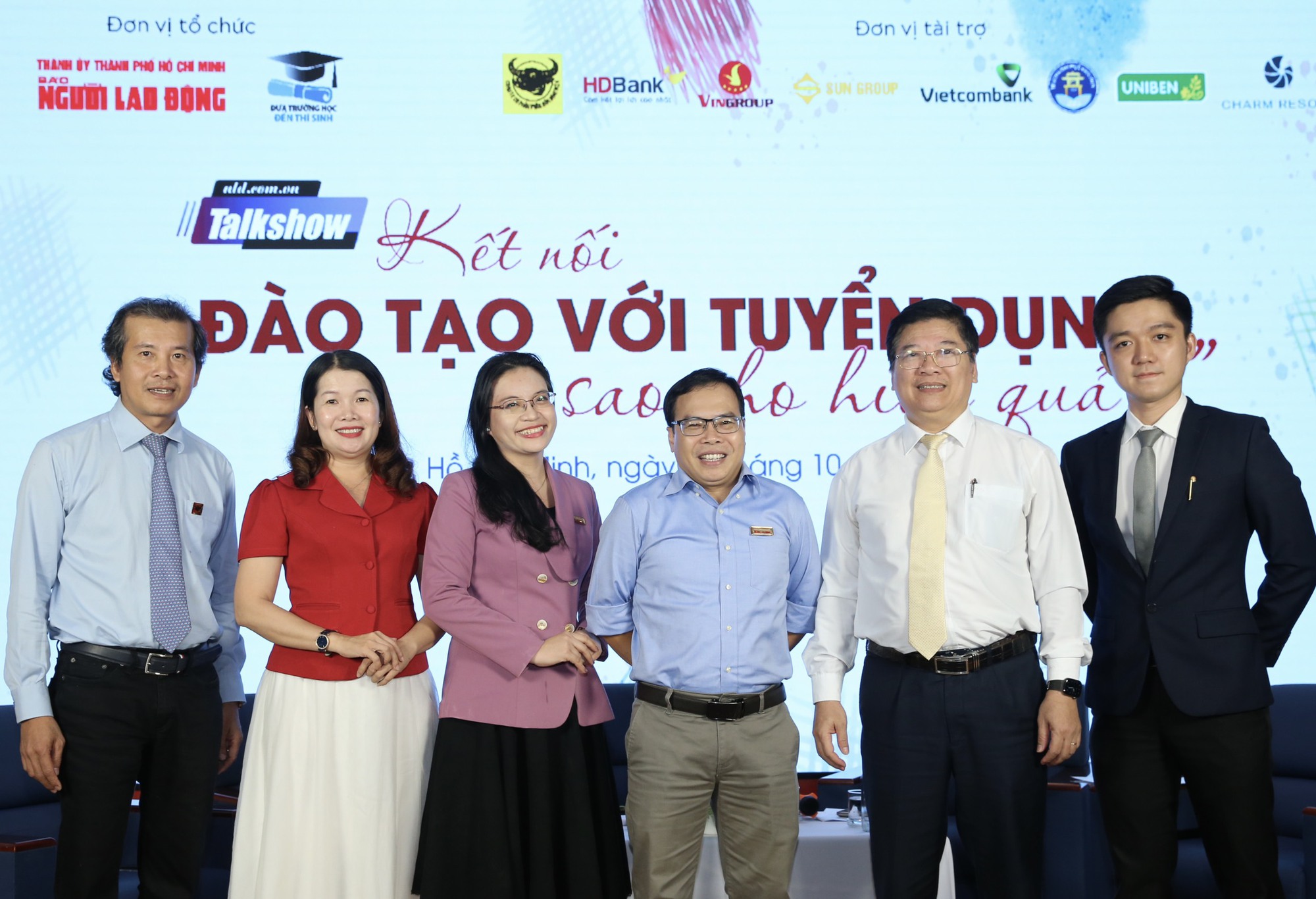 Người thầy “đưa trường học đến với thí sinh” - Ảnh 6.