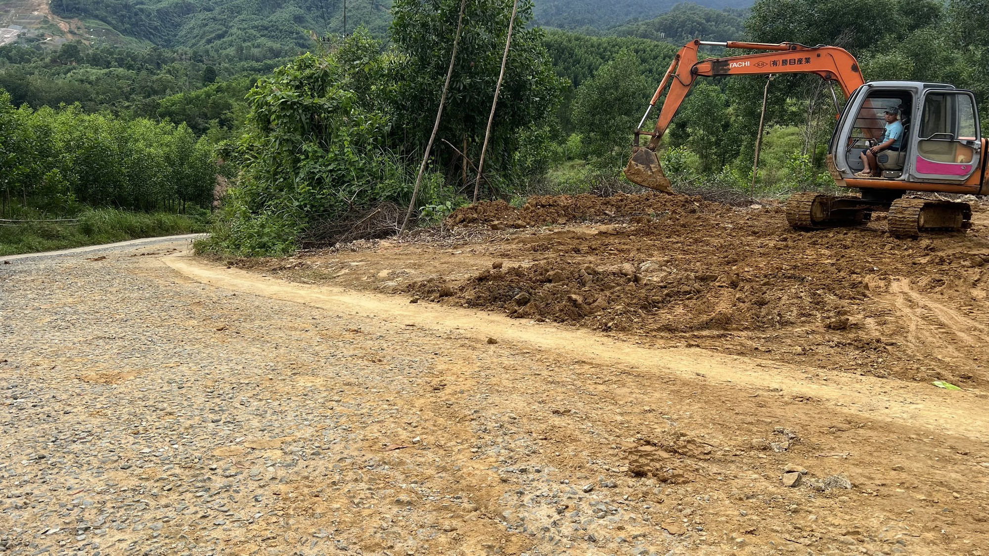 Đột nhập những trạm c&acirc;n keo tr&agrave;m 4 kh&ocirc;ng m&agrave; ch&iacute;nh quyền kh&oacute; xử l&yacute; - Ảnh 1.