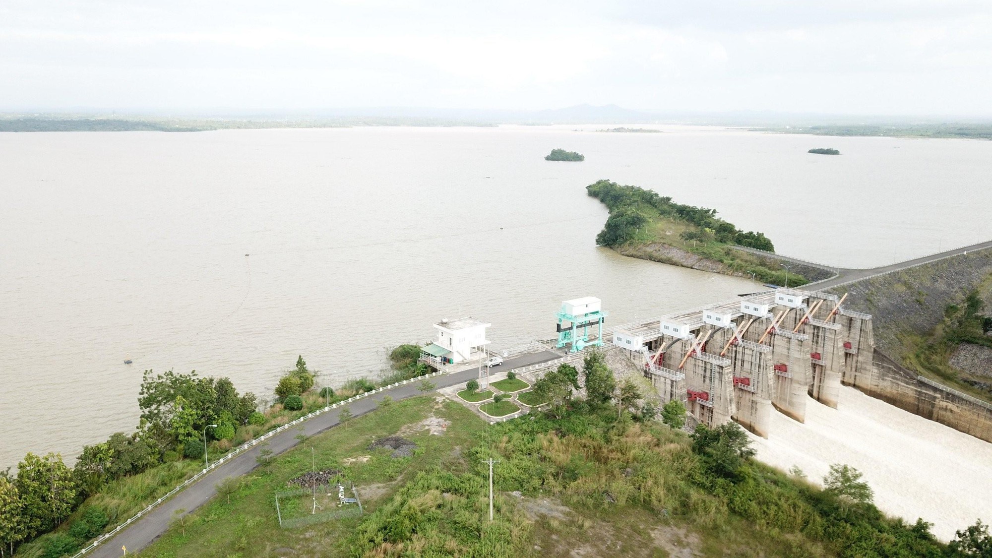 Công ty Thủy điện Buôn Kuốp bảo đảm cung cấp điện và tích nước chuẩn bị cho mùa khô