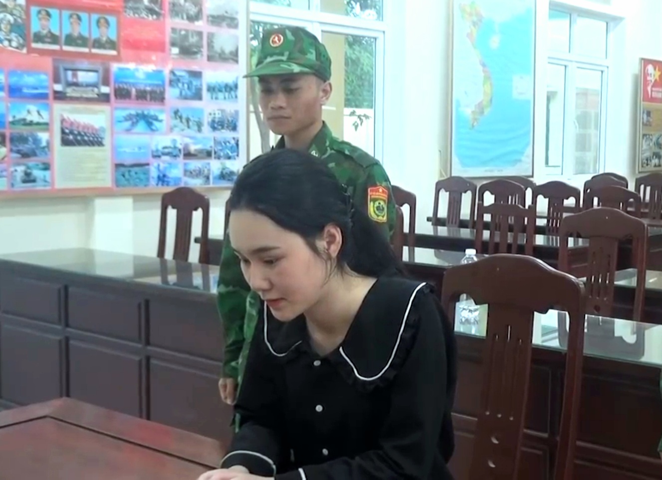 Bất ngờ lai lịch c&ocirc; g&aacute;i xinh đẹp xuất nhập cảnh tr&aacute;i ph&eacute;p sang L&agrave;o - Ảnh 1.