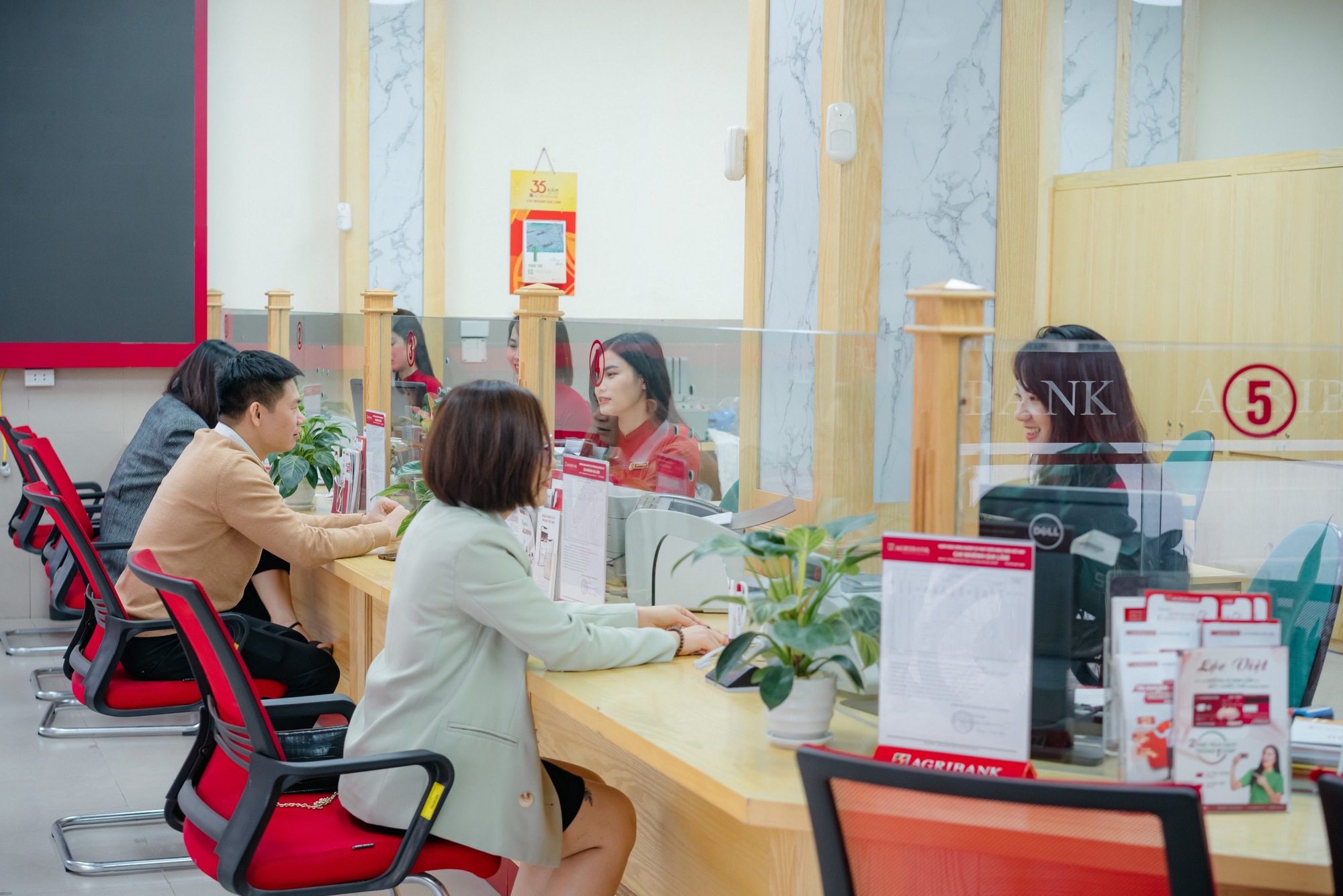 Agribank phát hành 10.000 tỉ đồng trái phiếu ra công chúng năm 2023