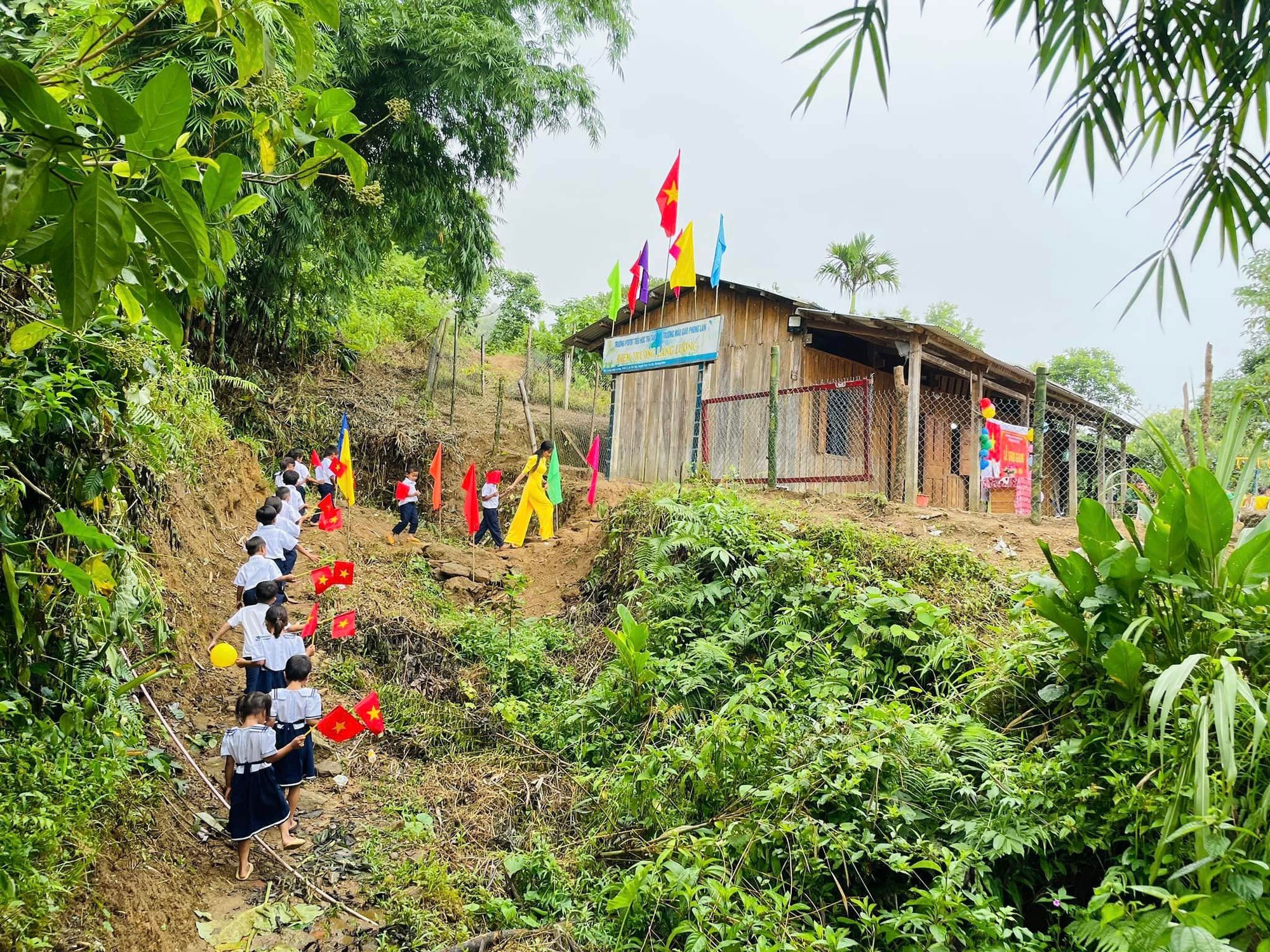 D&agrave;nh đất c&ocirc;ng bỏ hoang cho trường học, tại sao kh&ocirc;ng? - Ảnh 3.